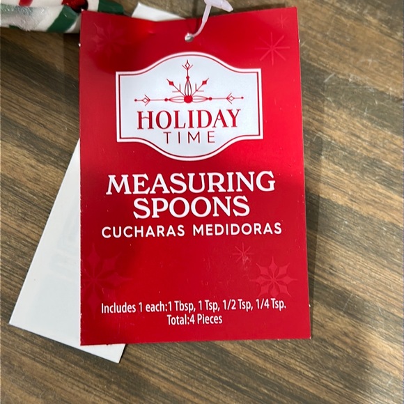 Adorable Elf Measuring Cups and Spoons - Picture 4 of 8